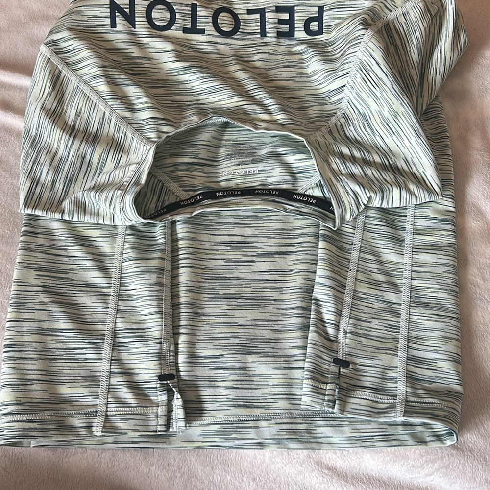 RHONE X Peleton Space Dye Mens Short Sleeve Green Heathered Workout Top Size L - Picture 3 of 3